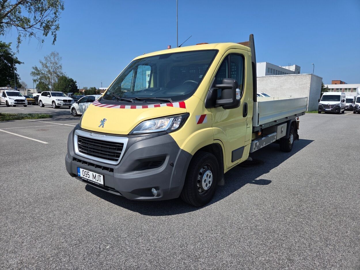 For sale used vehicle Peugeot Boxer, 2015, 209 112 km, 96 kW