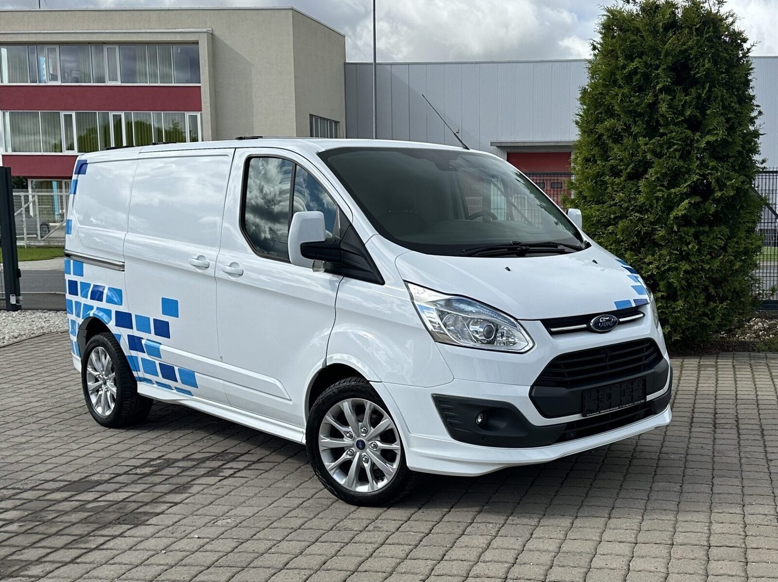 For sale used vehicle Ford Transit Custom, 2016, 183 000 km, 114