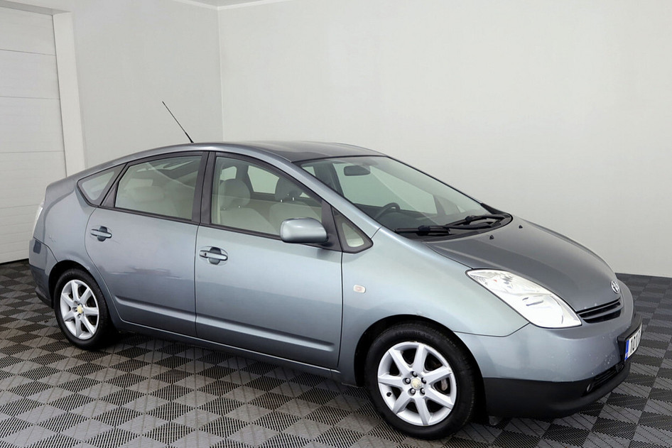Toyota Prius, 2004, 1.5, 57 kW, гибрид (бензин/электричество), автомат, передний привод
