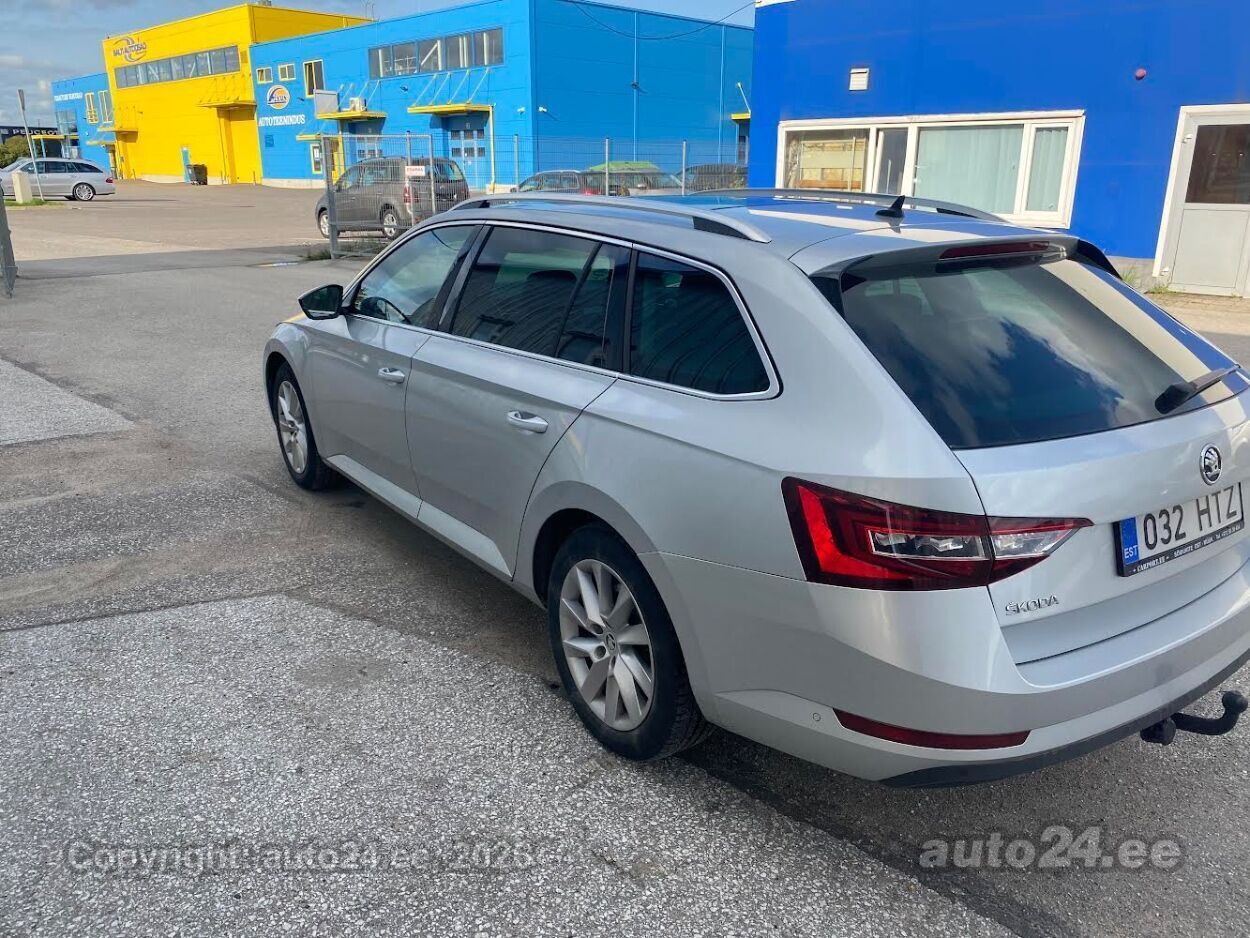 Škoda Superb 2017, photo 3/7