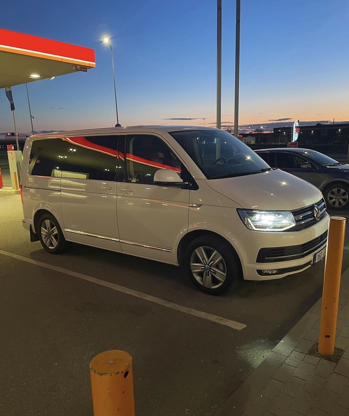 Volkswagen Multivan 2016, kuva 2/7