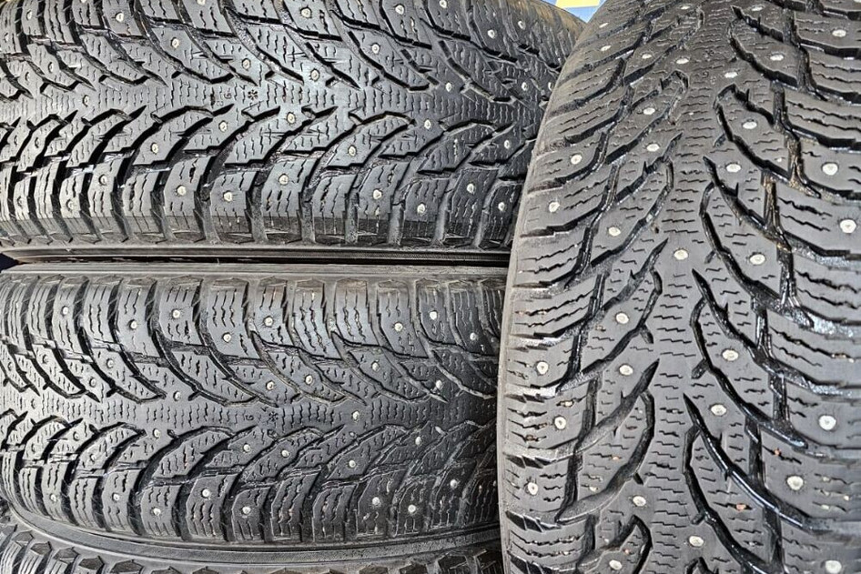 Подержанный шипованная шина 235/50R19 Nokian HKPL 9