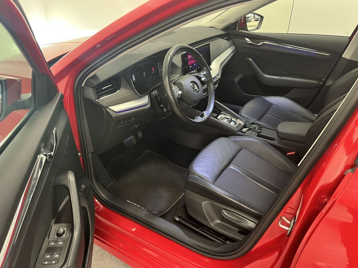Škoda Octavia 2021, photo 6/28