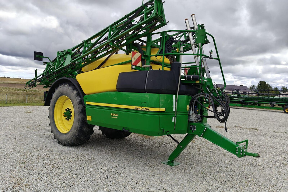 John Deere R962i