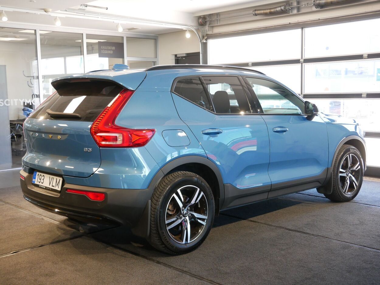 Volvo XC40 2023, photo 3/13