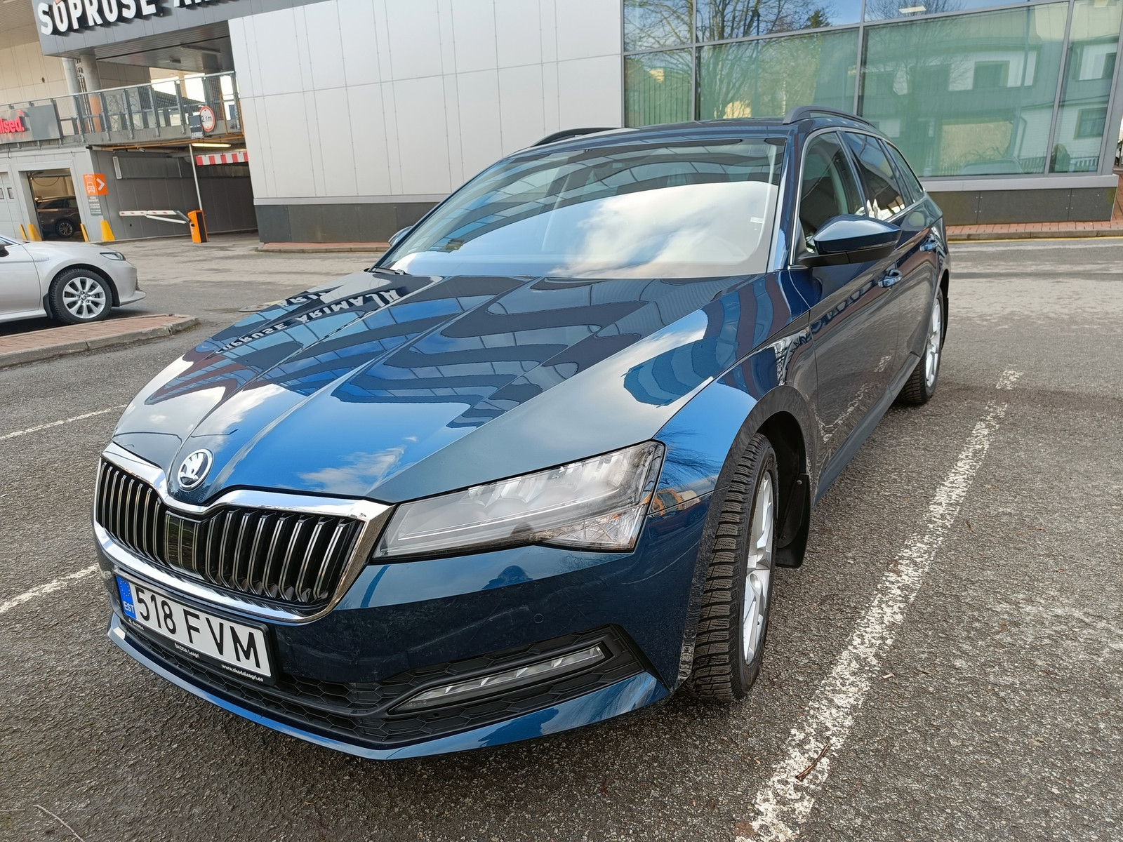 Škoda Superb 2022, photo 2/11