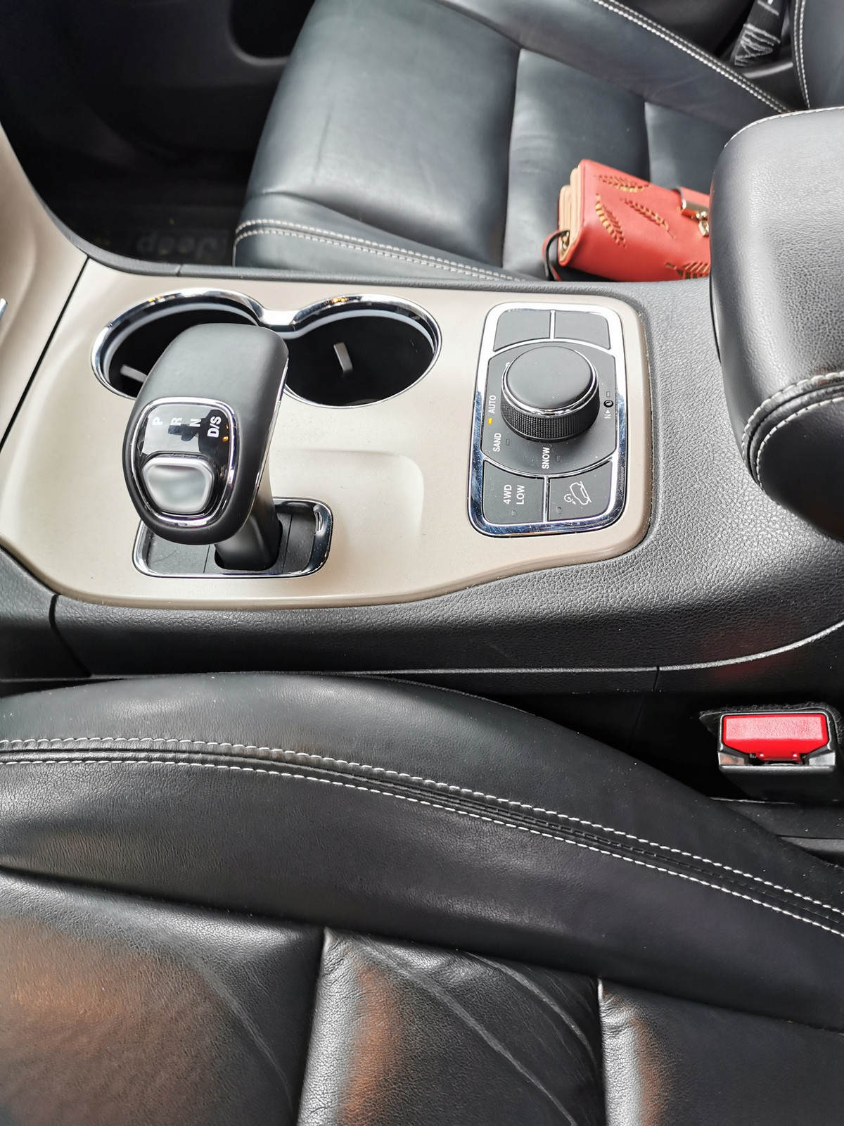 Jeep Grand Cherokee 2015, photo 6/14