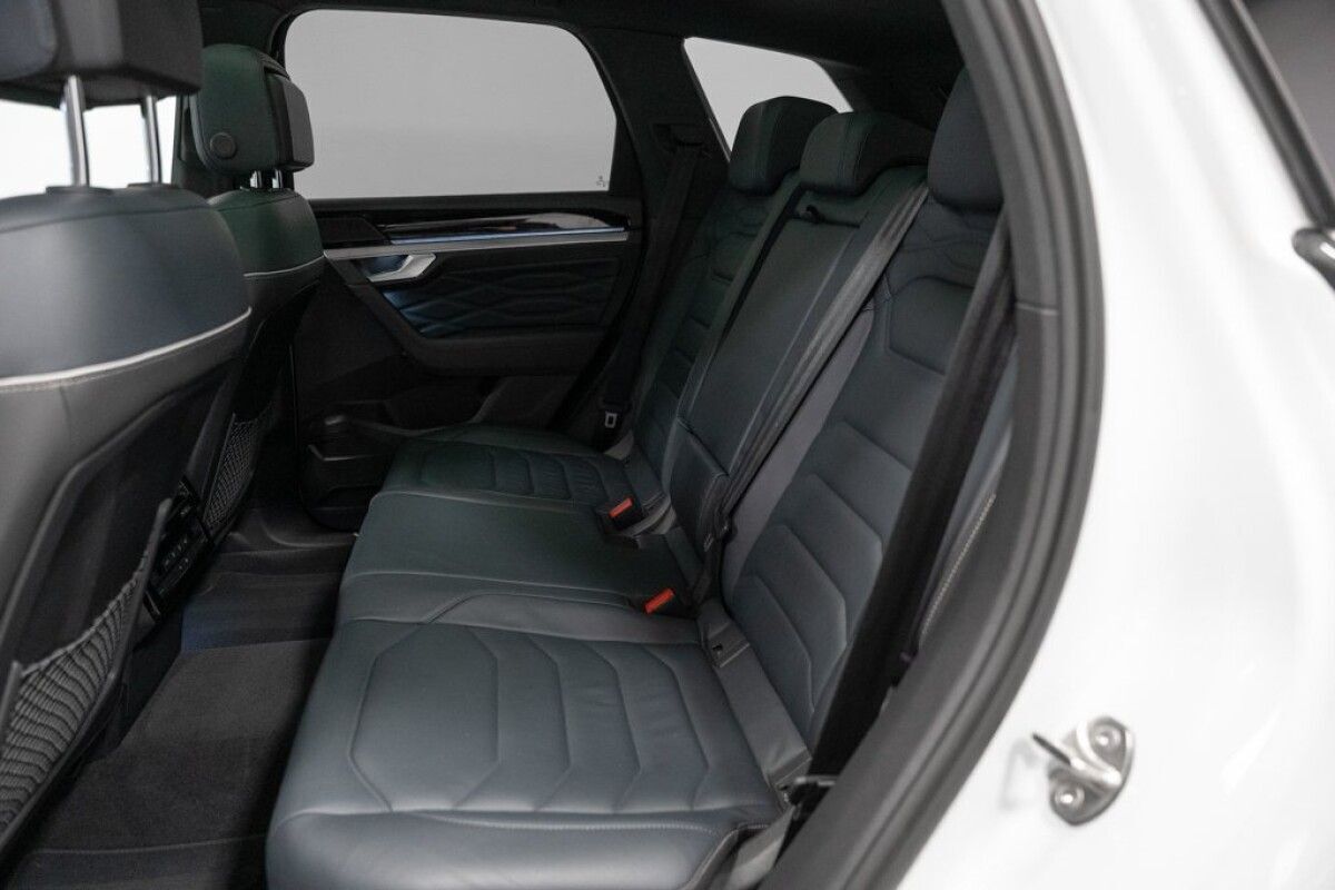 Volkswagen Touareg 2022, photo 6/25