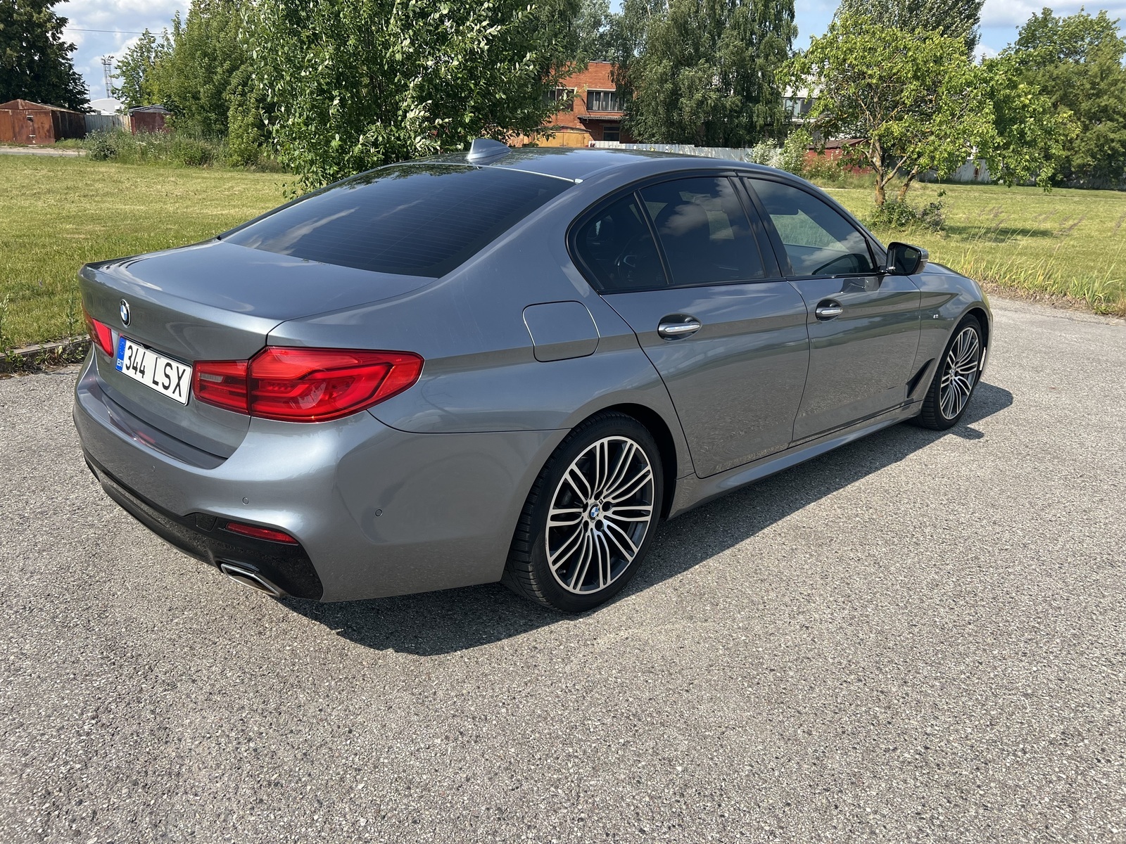 BMW 520 2017, photo 2/11