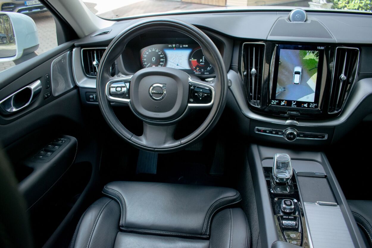 Volvo XC60 2021, photo 3/22