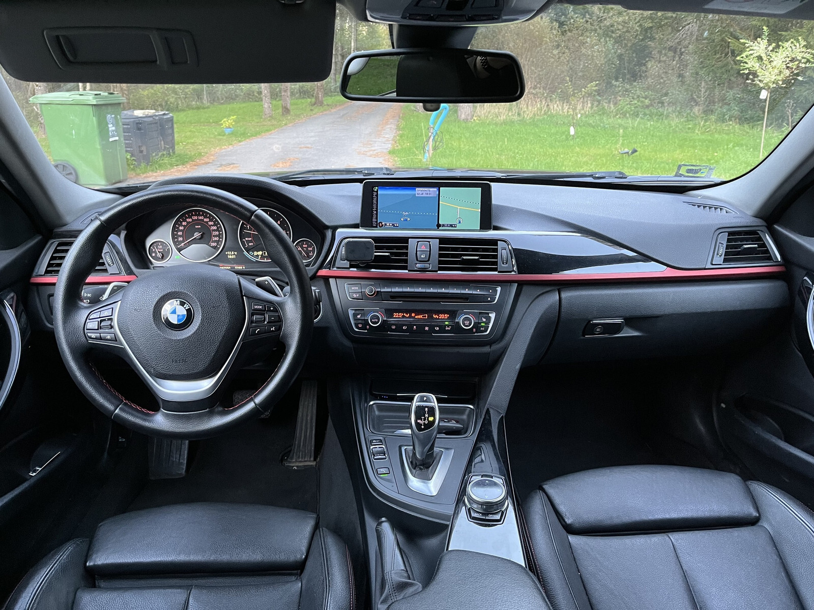 BMW 330 2014, kuva 7/7