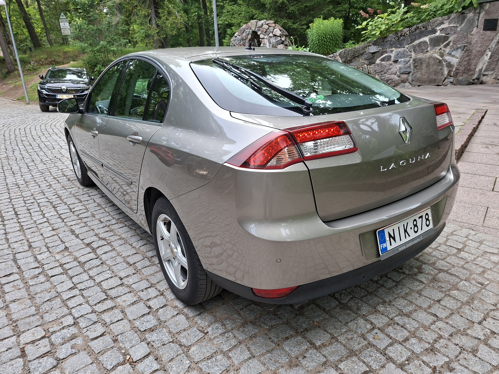 Renault Laguna 2011, kuva 2/7