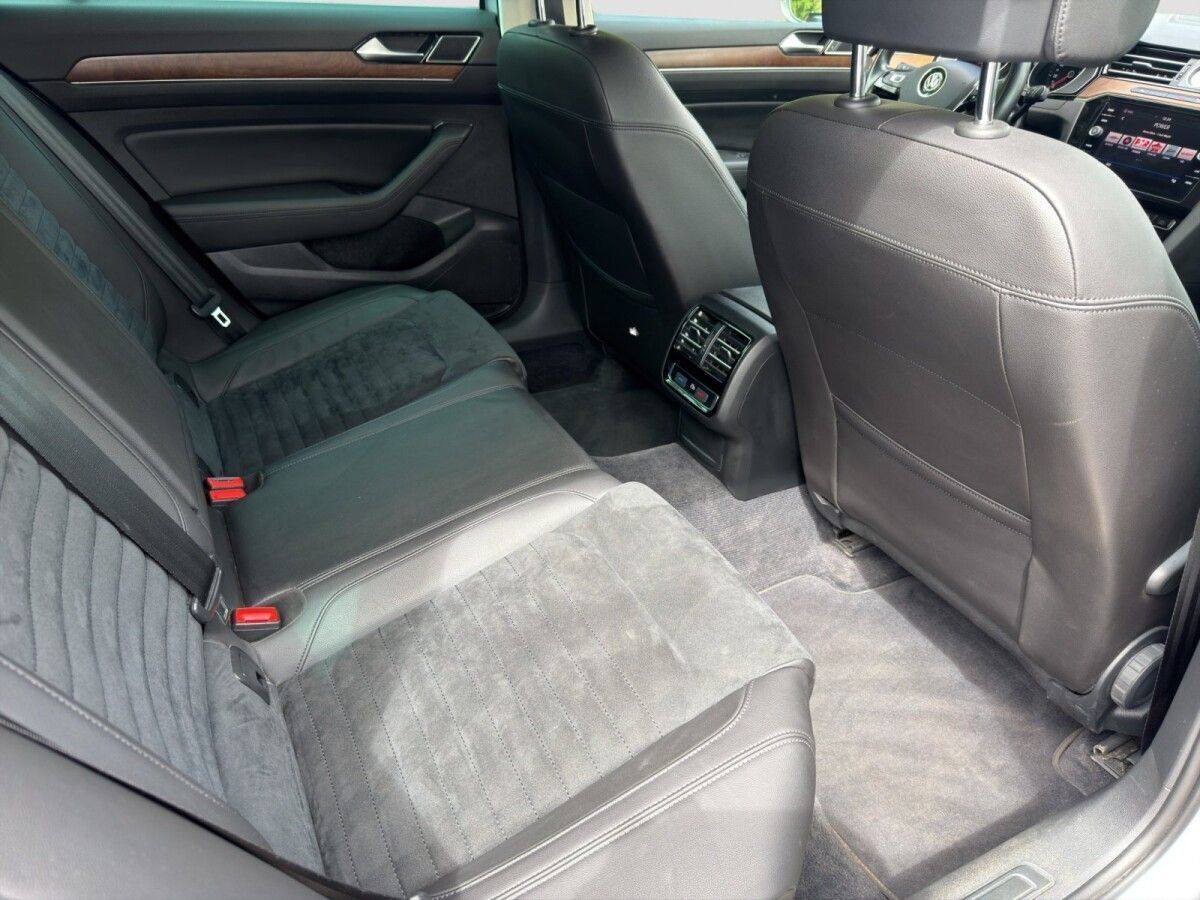 Volkswagen Passat 2018, photo 7/17