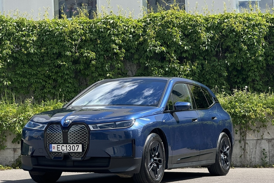 BMW iX, 2023, 240 kW, электричество, автомат, полный привод