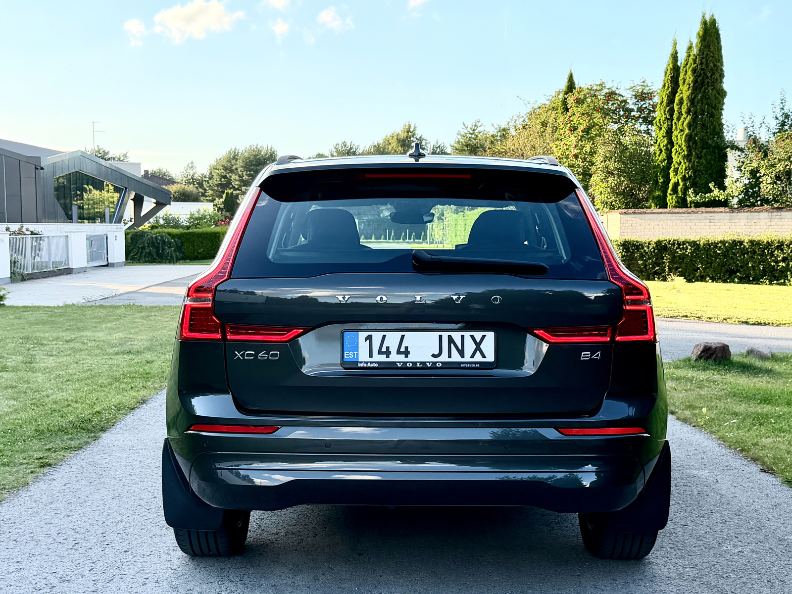 Volvo XC60 2022, photo 5/27