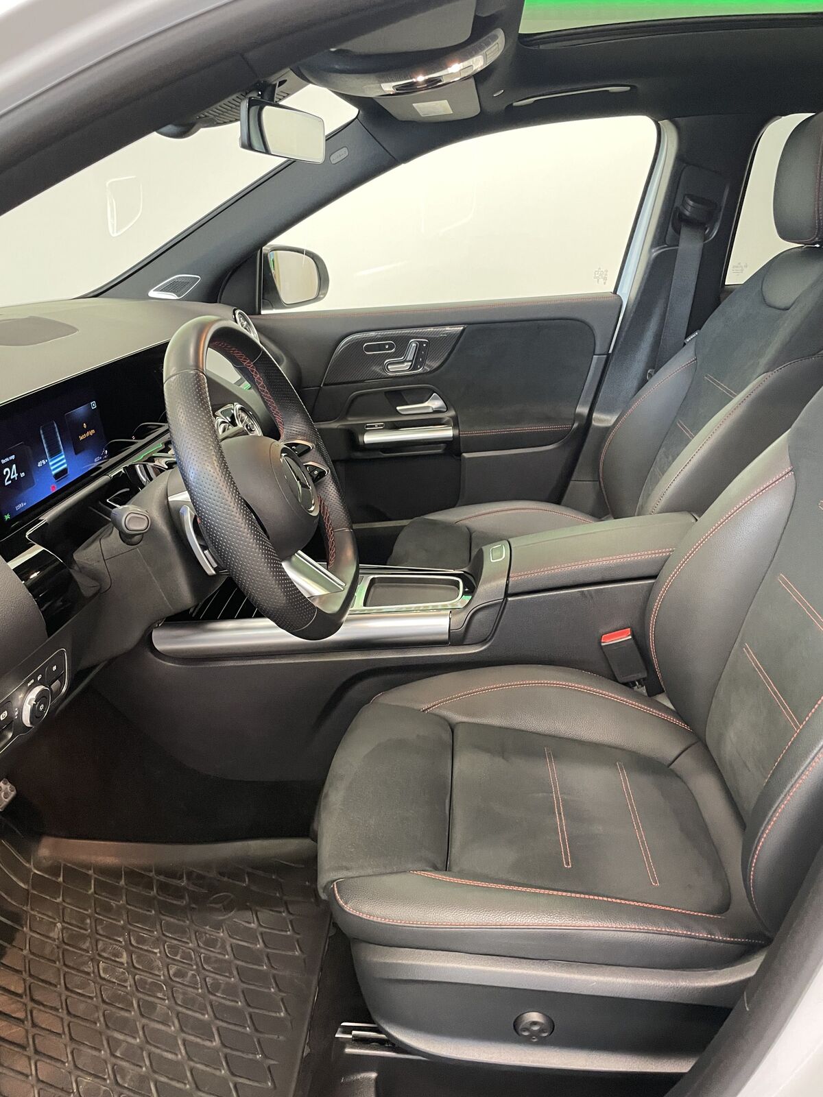 Mercedes-Benz GLA 250 2023, photo 7/10