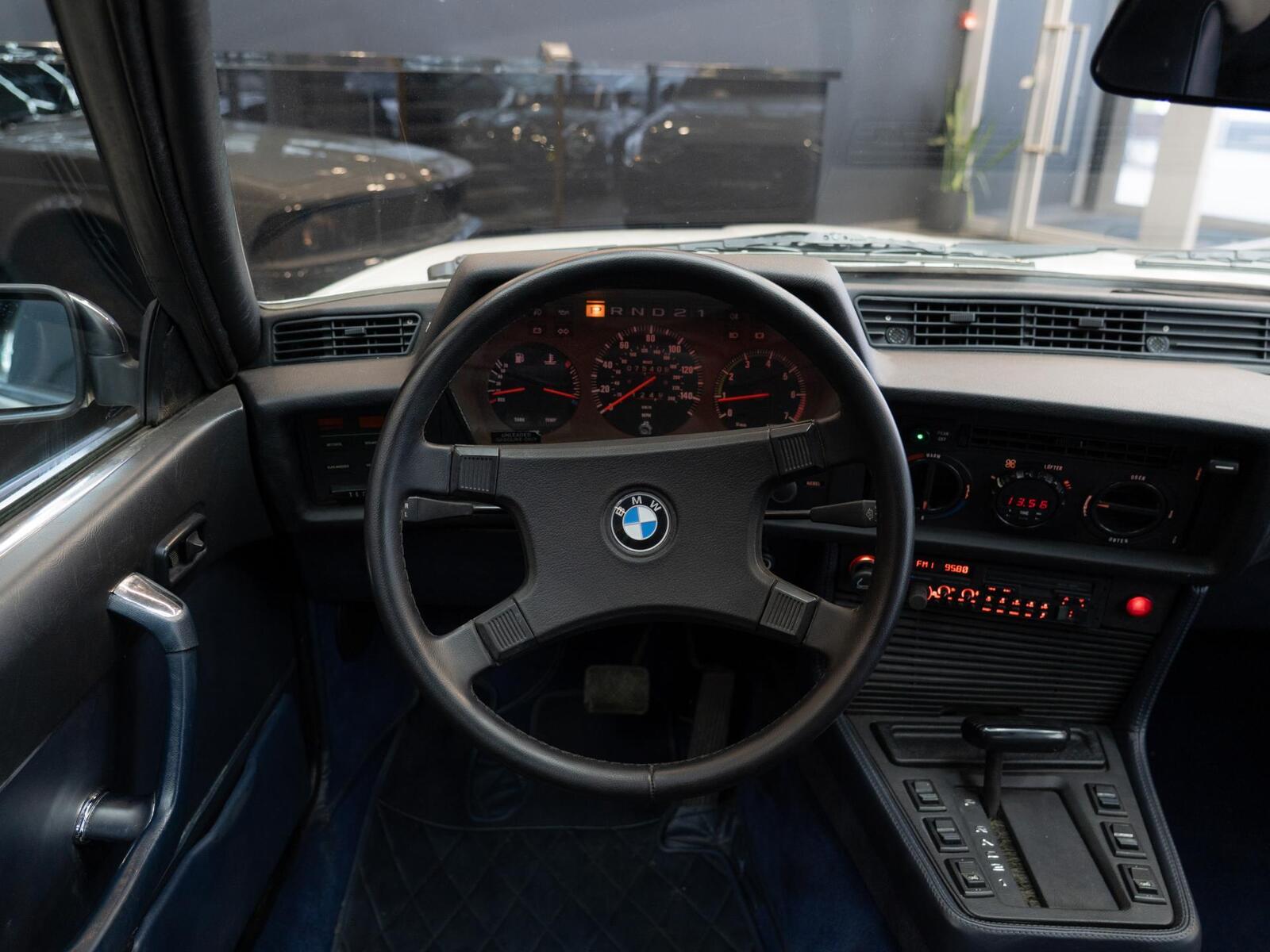 BMW 635 CSI 1981, photo 7/16