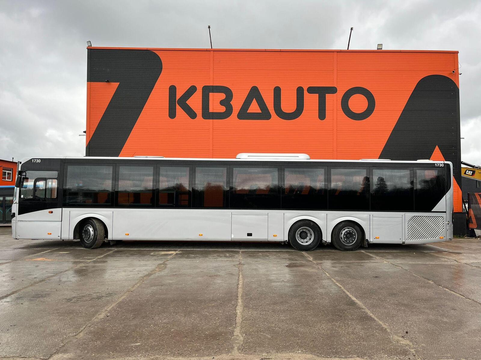 Volvo B8R 8900 LE 6x2*4 2017, photo 4/27