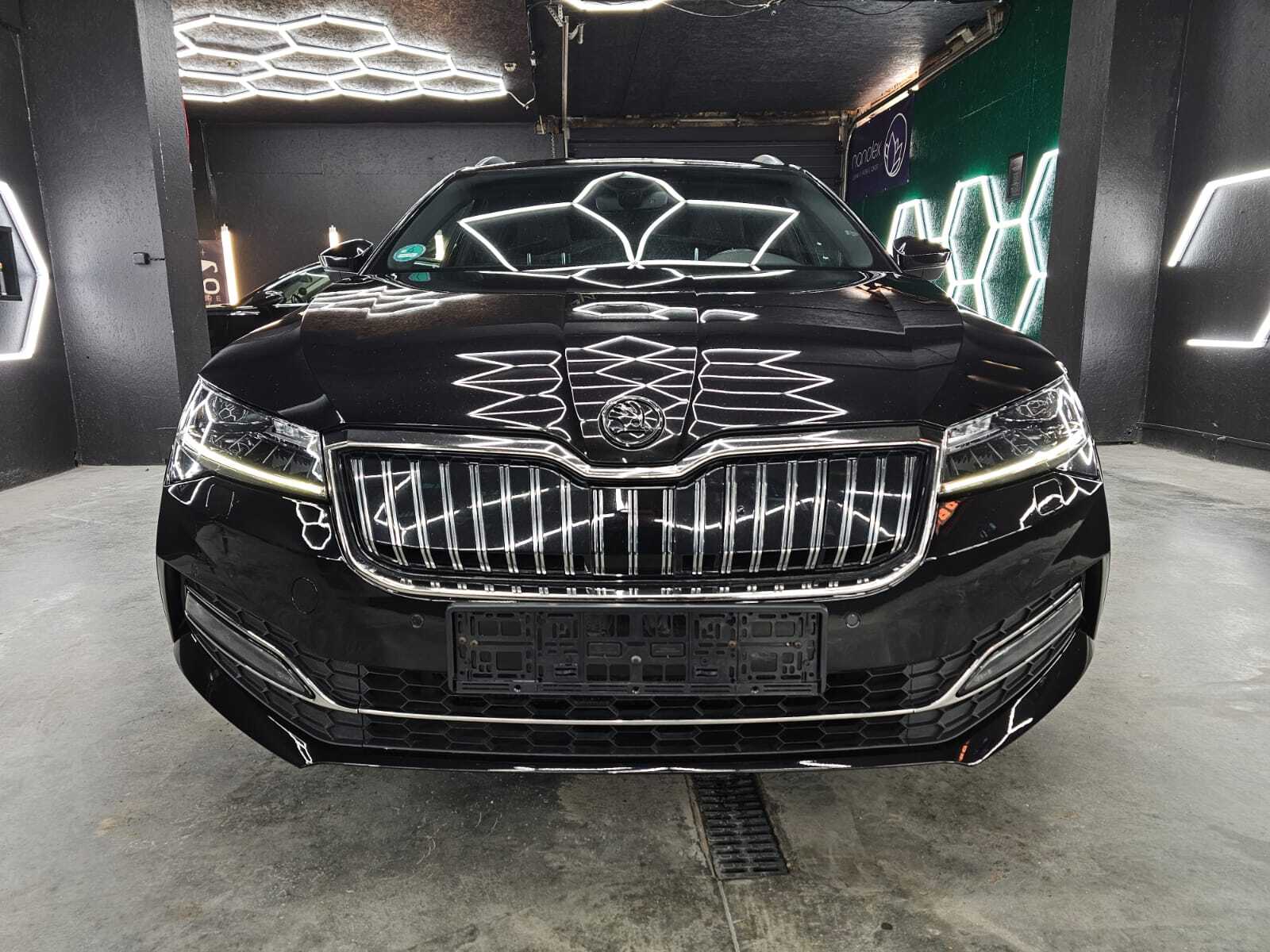 Škoda Superb 2021, photo 4/10