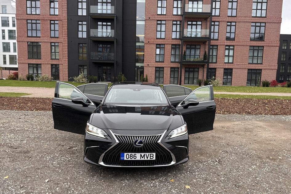 Lexus ES 300, 2019, 2.5, 131 kW, hibridas (benzinas/elektra), automatinė, priekiniai varomieji ratai