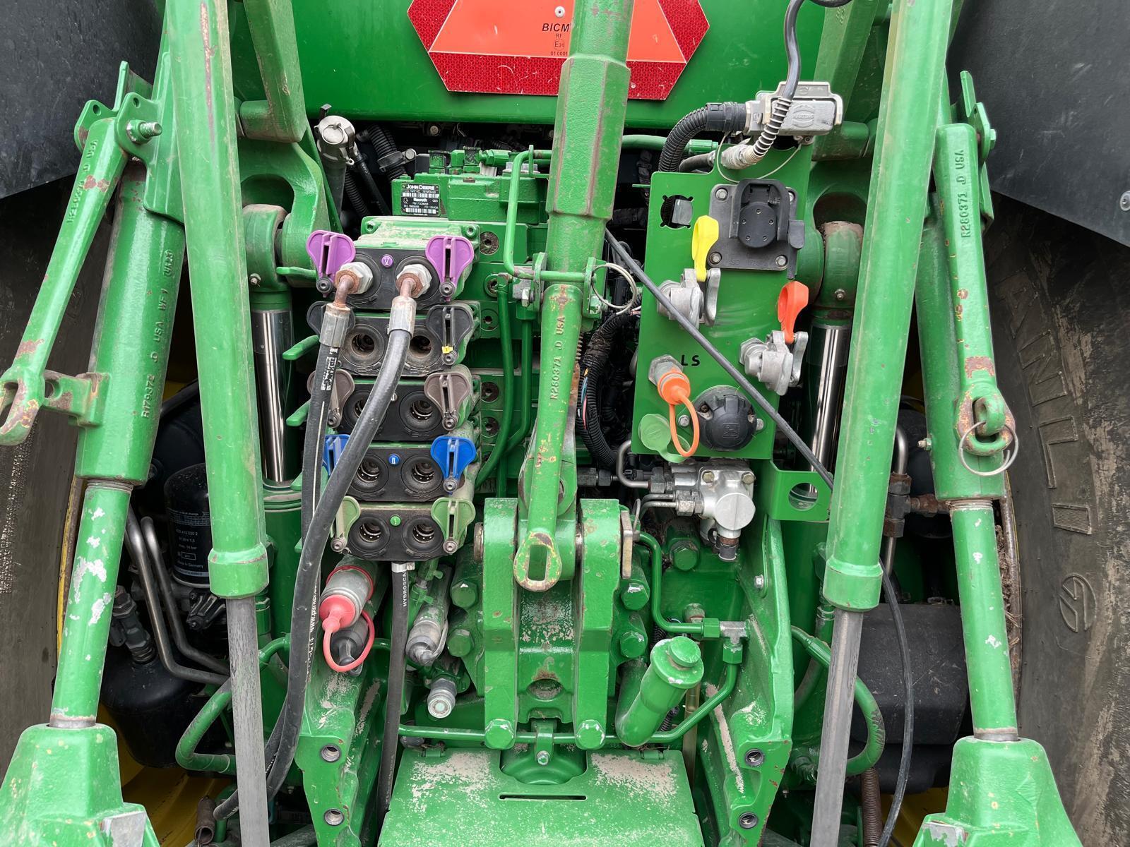 John Deere 8320R, photo 5/25