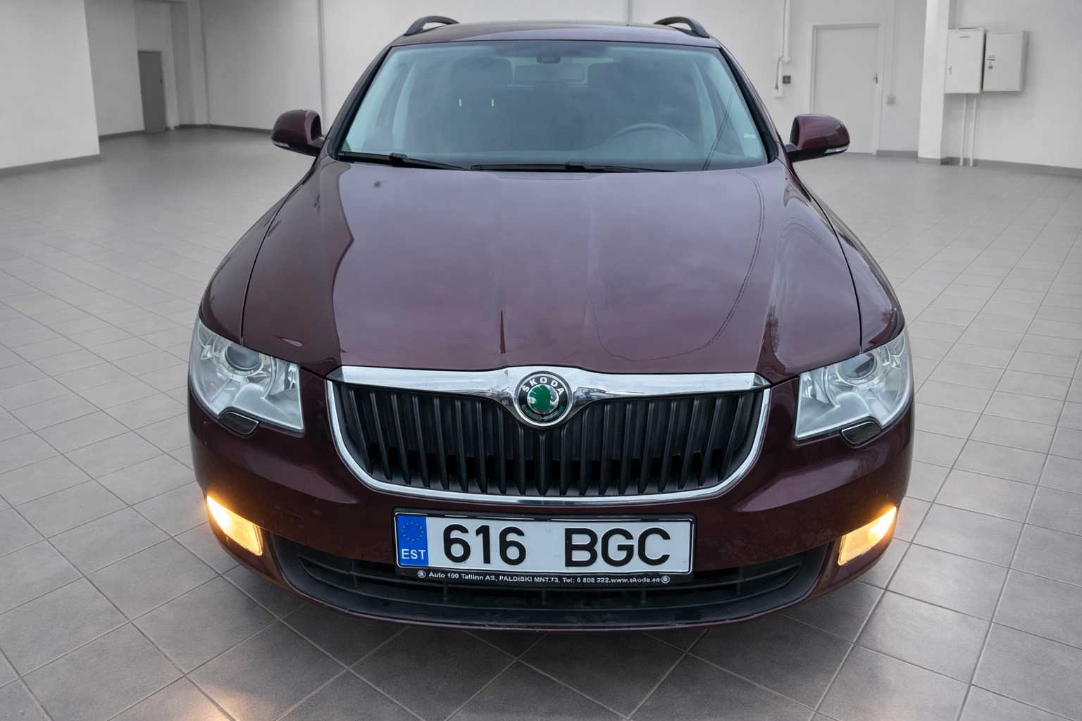 Škoda Superb 2012, kuva 2/18
