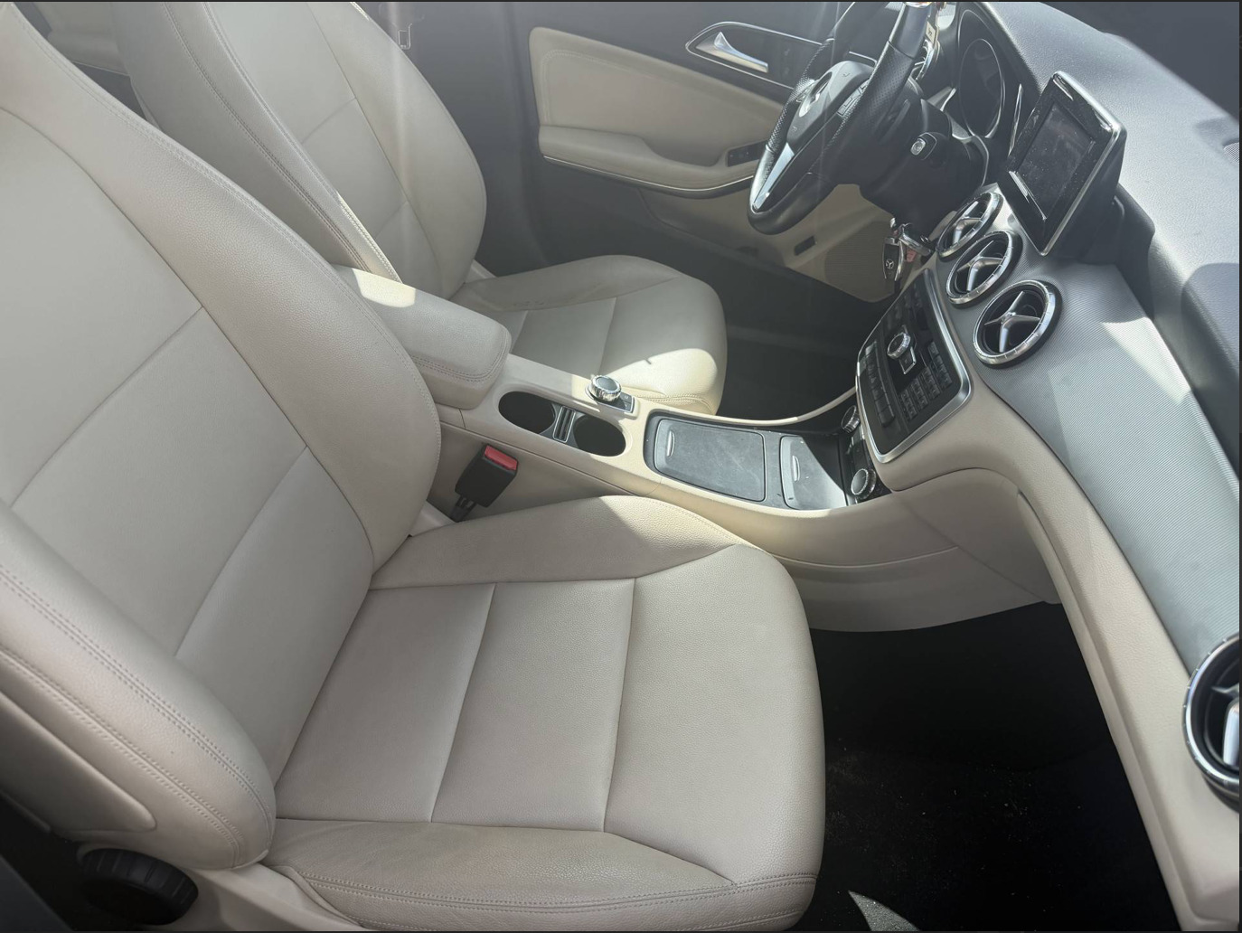 Mercedes-Benz CLA 180 2013, photo 6/9
