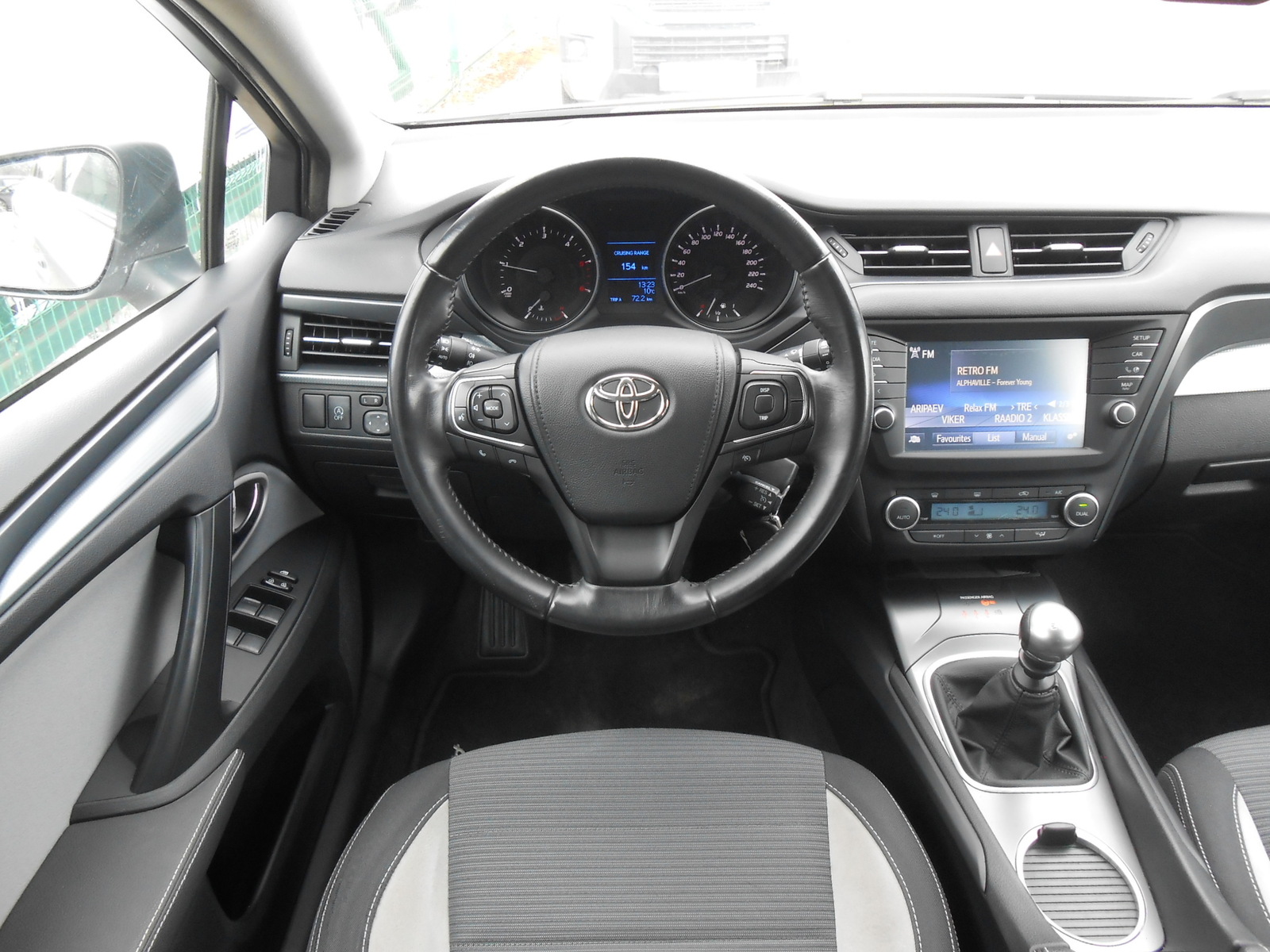 Toyota Avensis 2016, photo 5/18