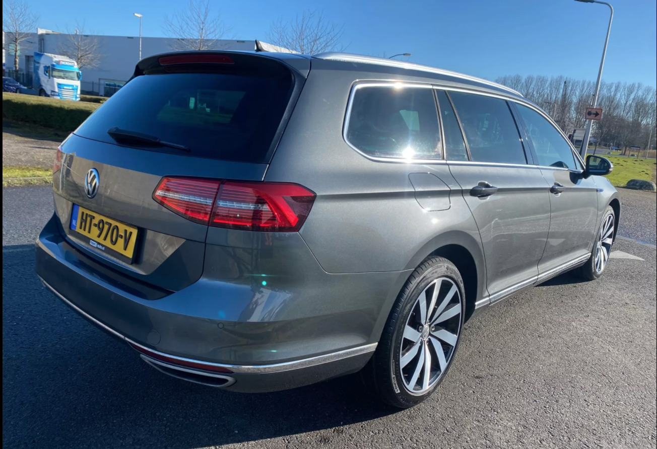 Volkswagen Passat Variant 2015, photo 6/8