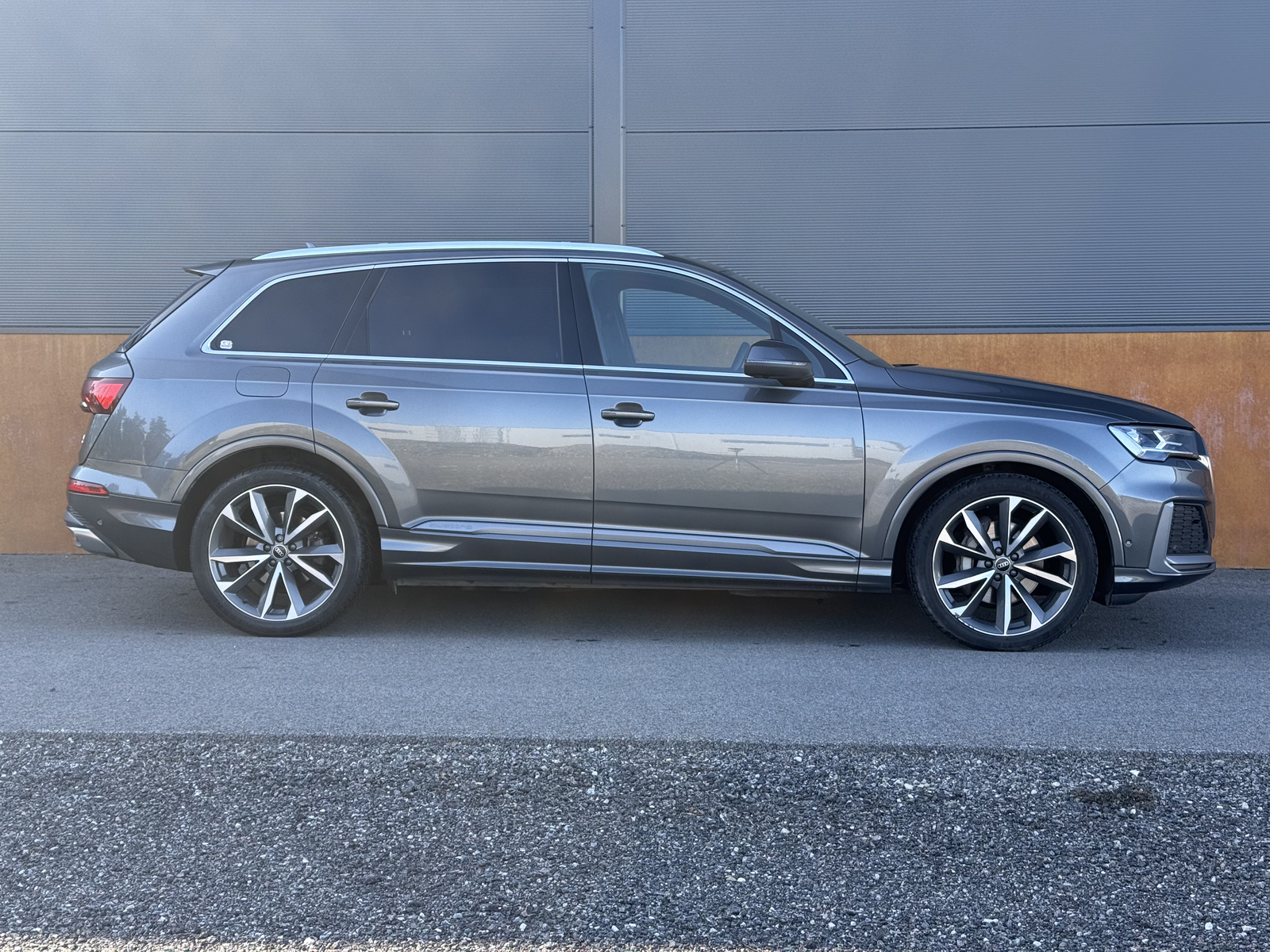 Audi Q7 2022, photo 6/12