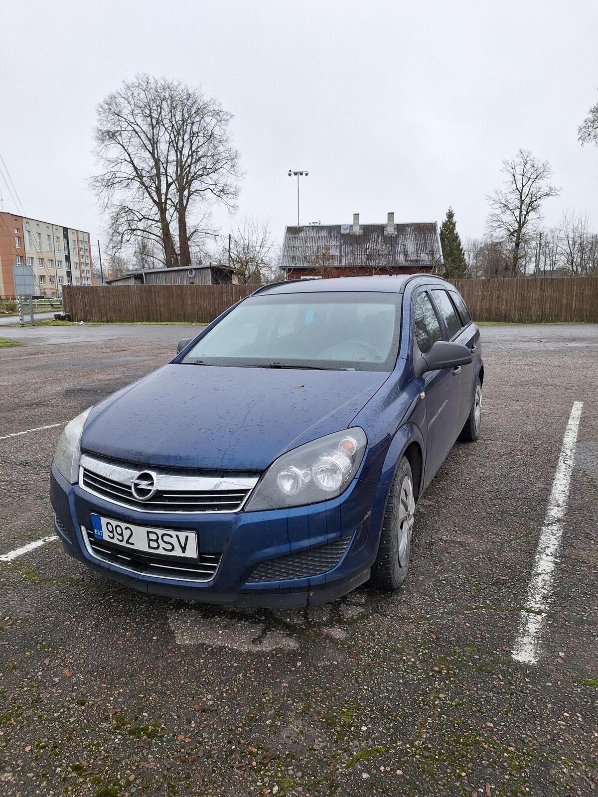 Opel Astra 2010, kuva 2/4