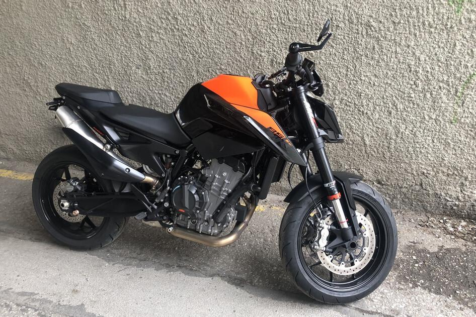 KTM, 2022, 0.9, 85 kW, petrol, manual, rear-wheel drive