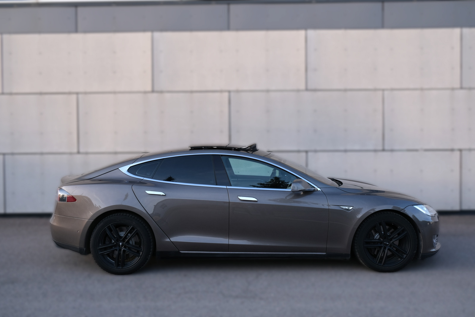 Tesla Model S 85 D 158kW 2015, kuva 5/20