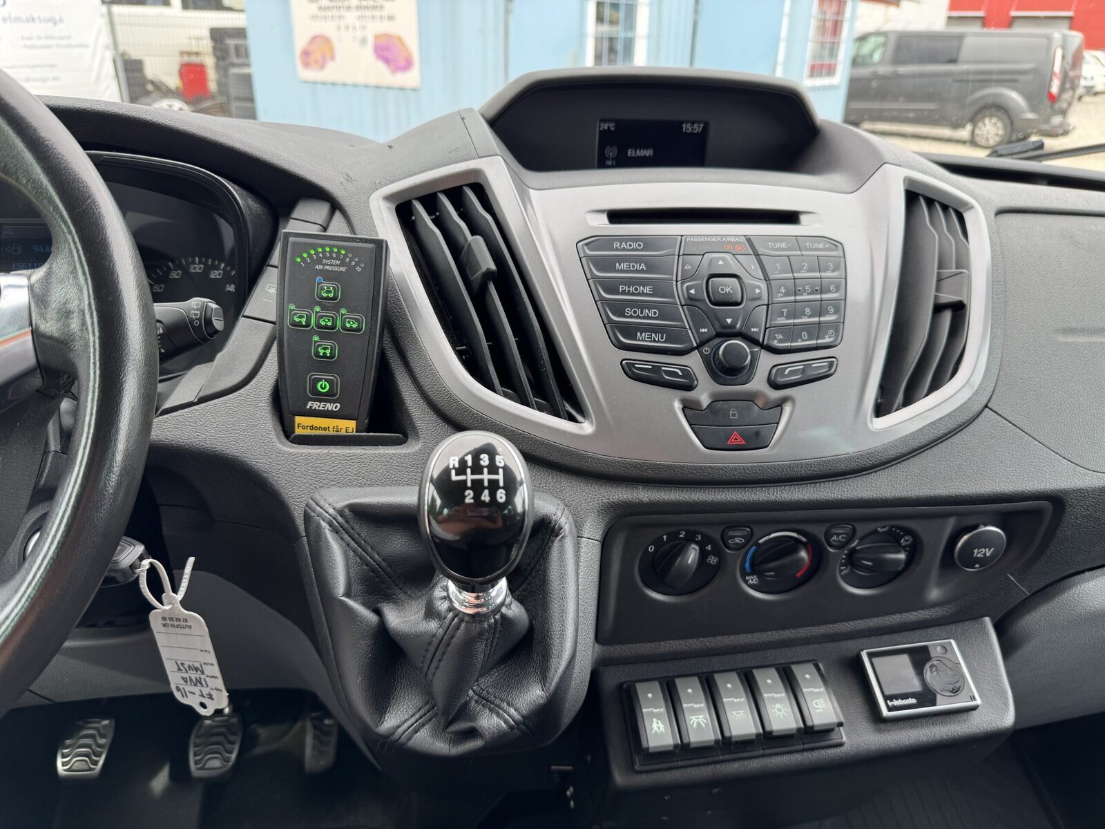 Ford Transit L3H2 INVA 2.0 Tdci 96kW 2016, photo 6/10