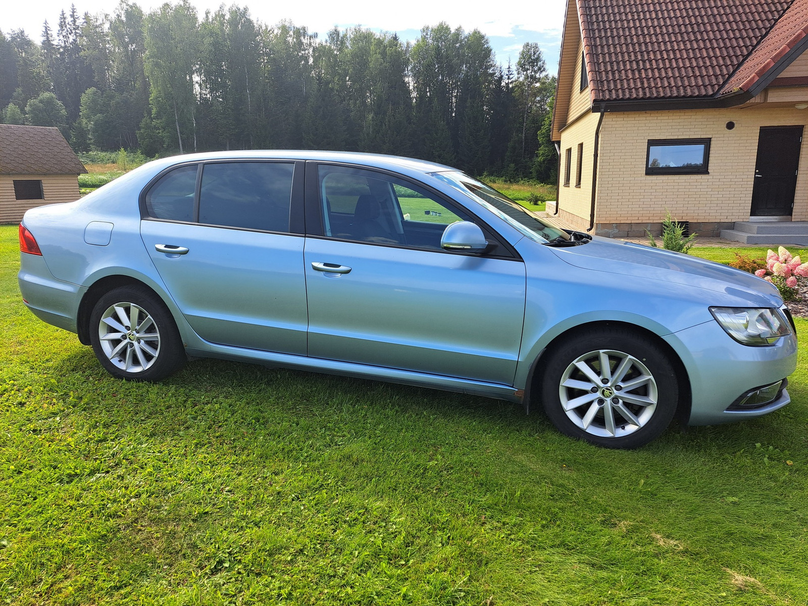 Škoda Superb 2014, kuva 2/8