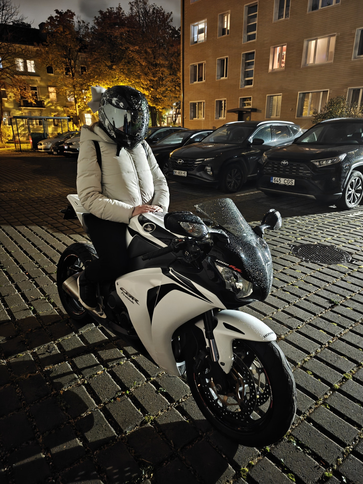 Honda CBR 1000RR 2008, kuva 2/3