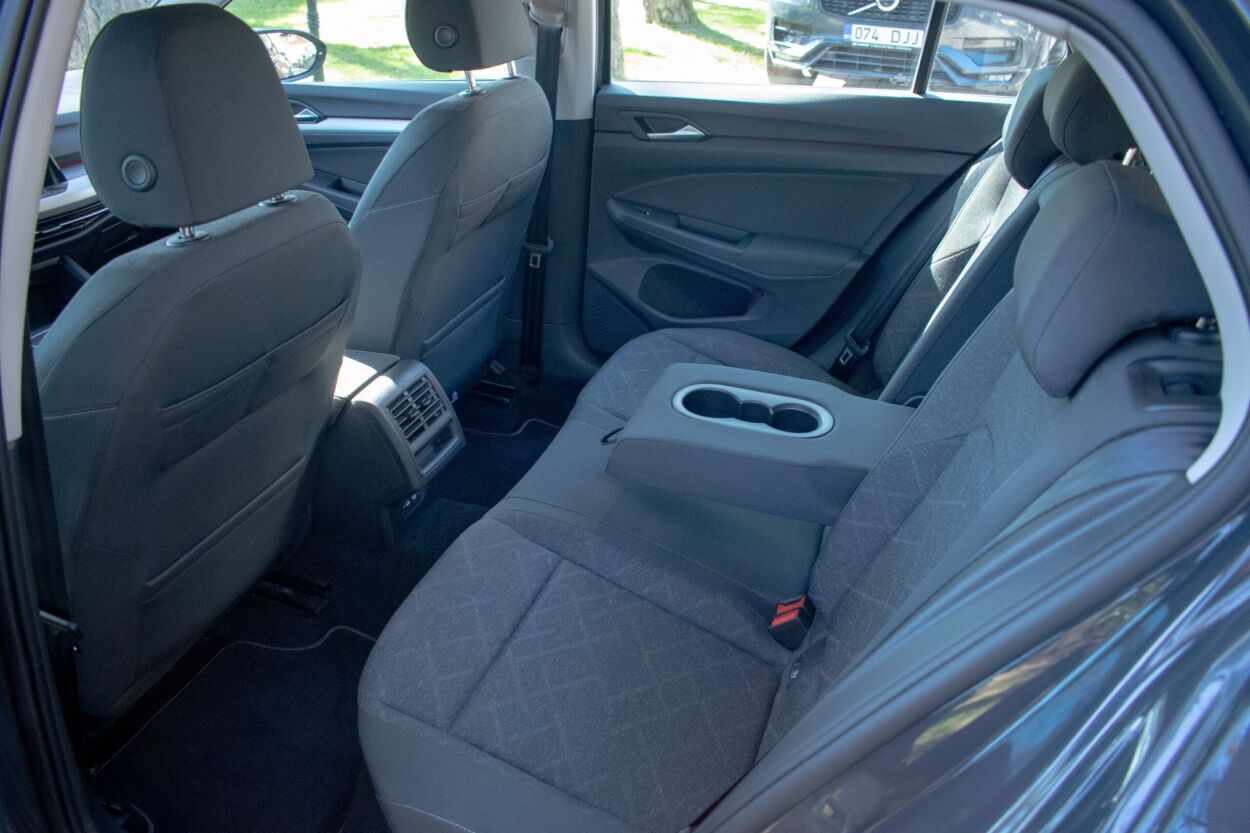 Volkswagen Golf 2022, photo 4/19