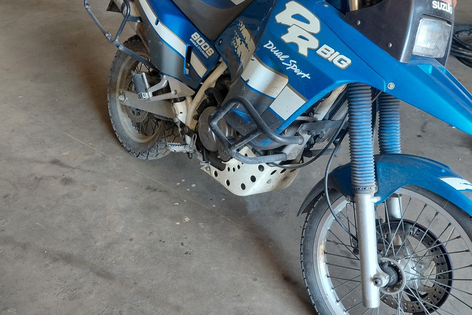 Suzuki DR 800SU, 1991, 0.8, 37 kW, petrol, manual, rear-wheel drive