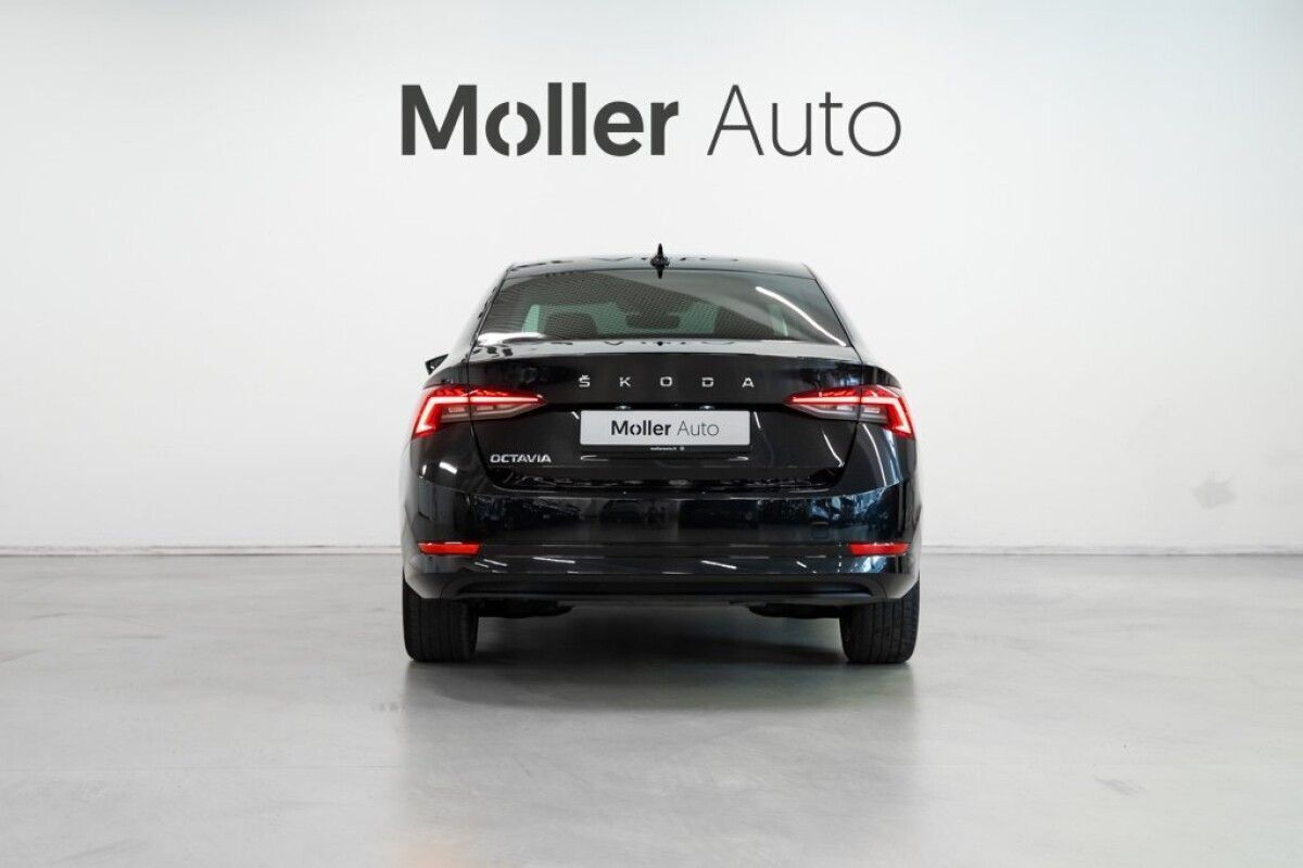 Škoda Octavia 2021, photo 6/32