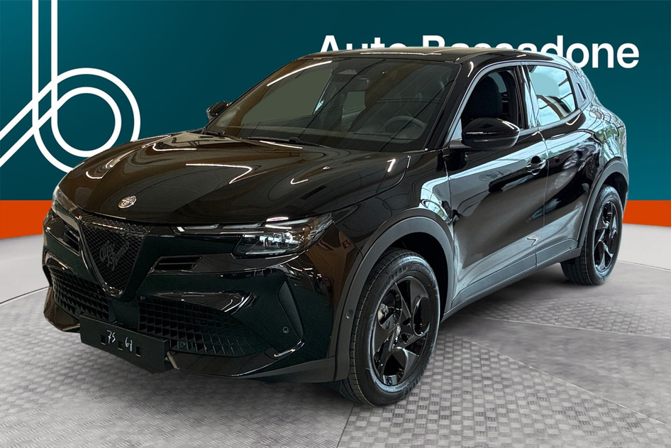 Alfa Romeo Junior, 1.2, 107 kW, гибрид (бензин/электричество), автомат, передний привод