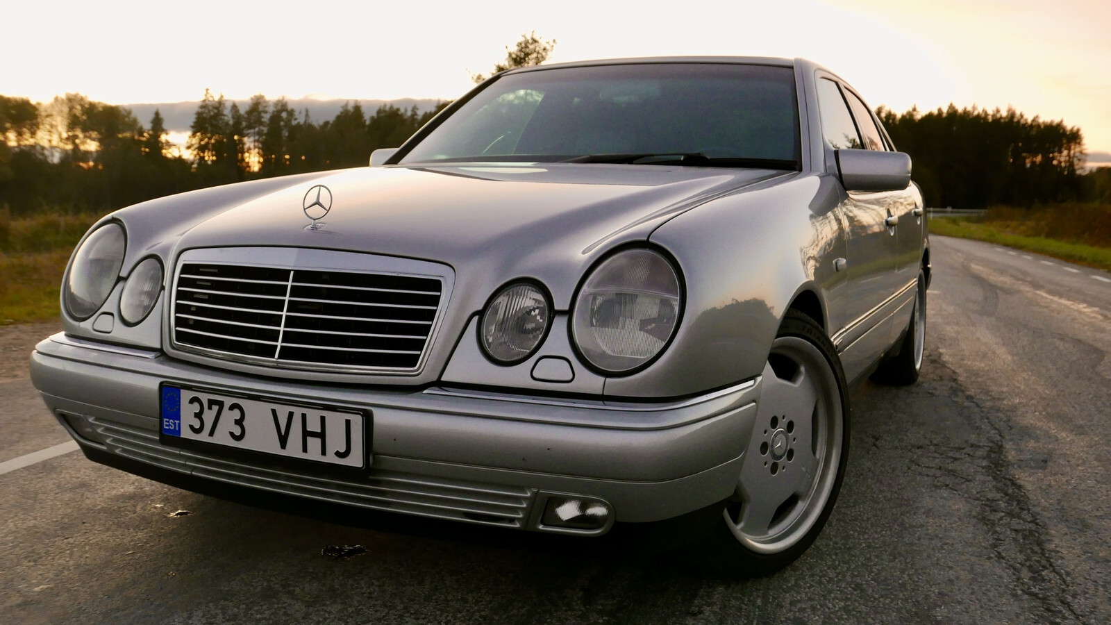 Mercedes-Benz E 320 1996, kuva 4/10