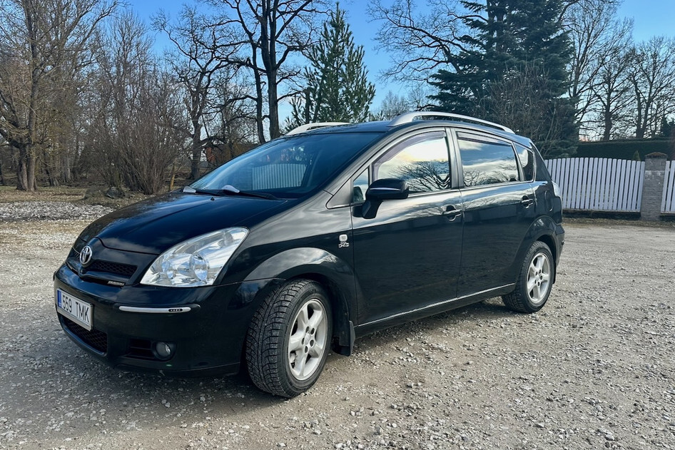 Toyota Corolla Verso, 2004, 2.0, 85 kW, diesel, manual, front-wheel drive