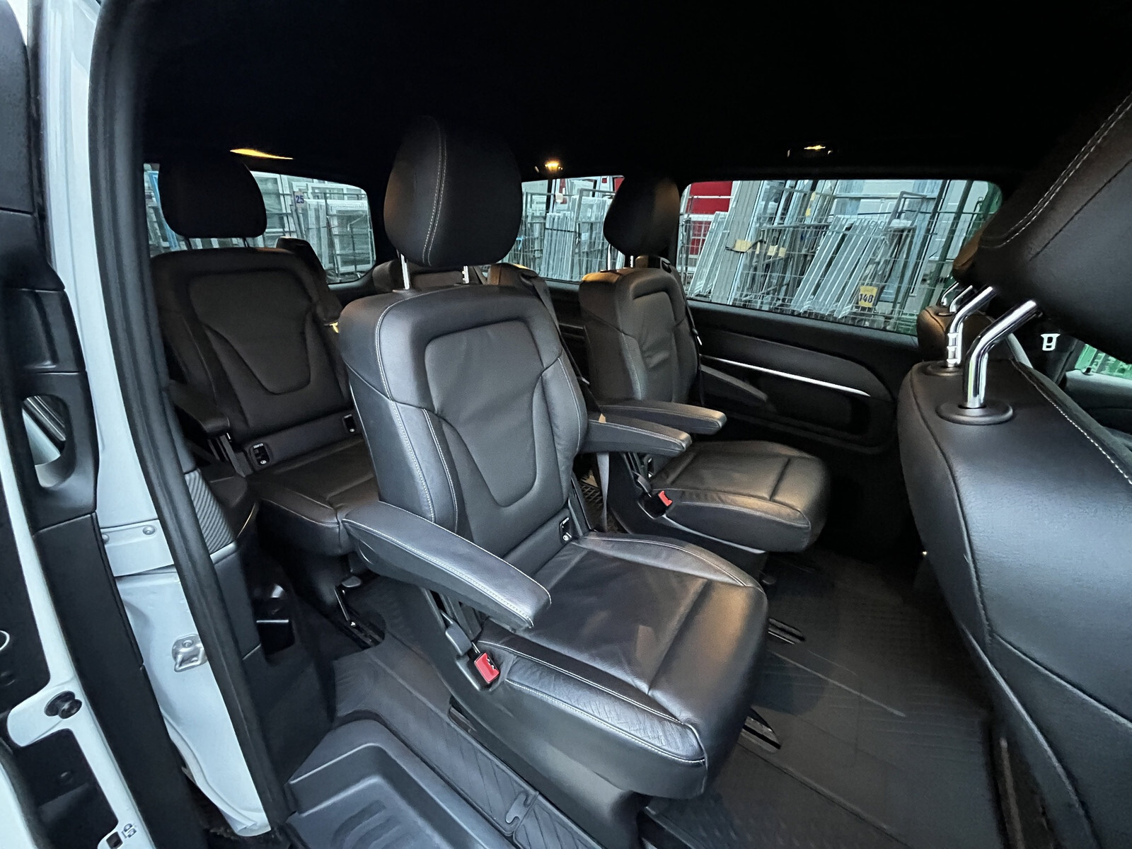 Mercedes-Benz V-KLASSE 2023, photo 7/15