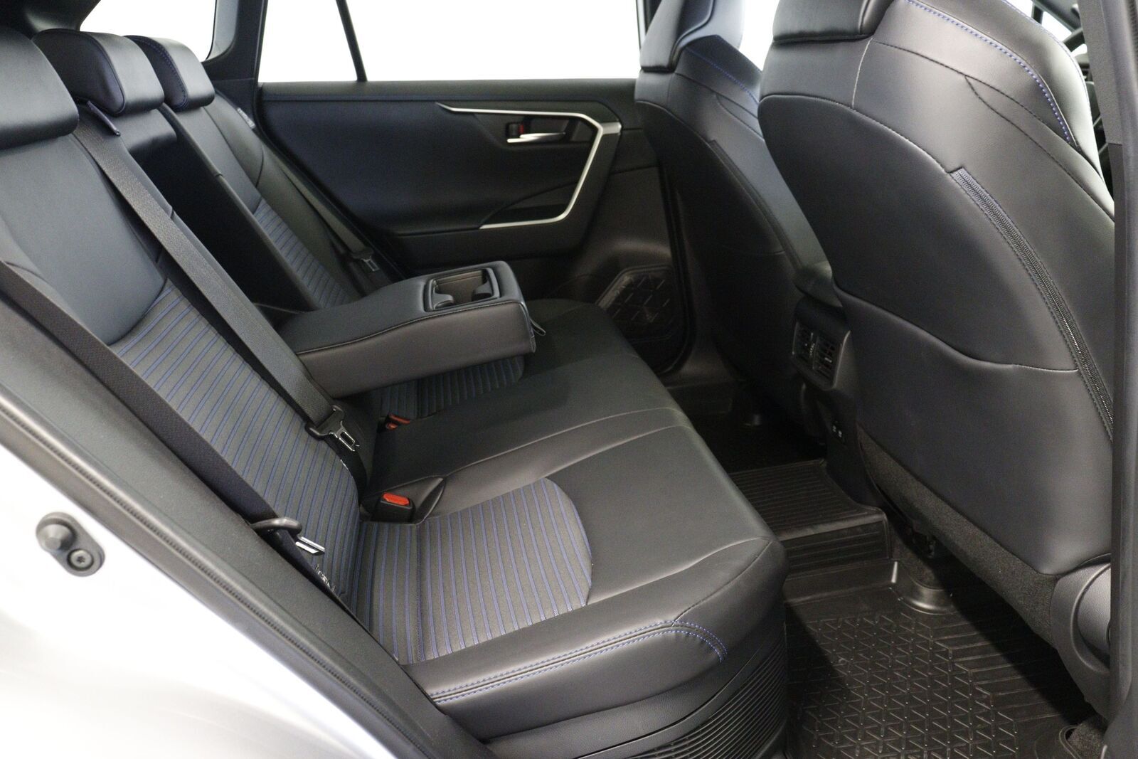 Toyota RAV4 131kW 2020, kuva 7/10