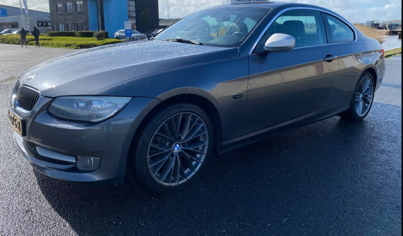 BMW 320