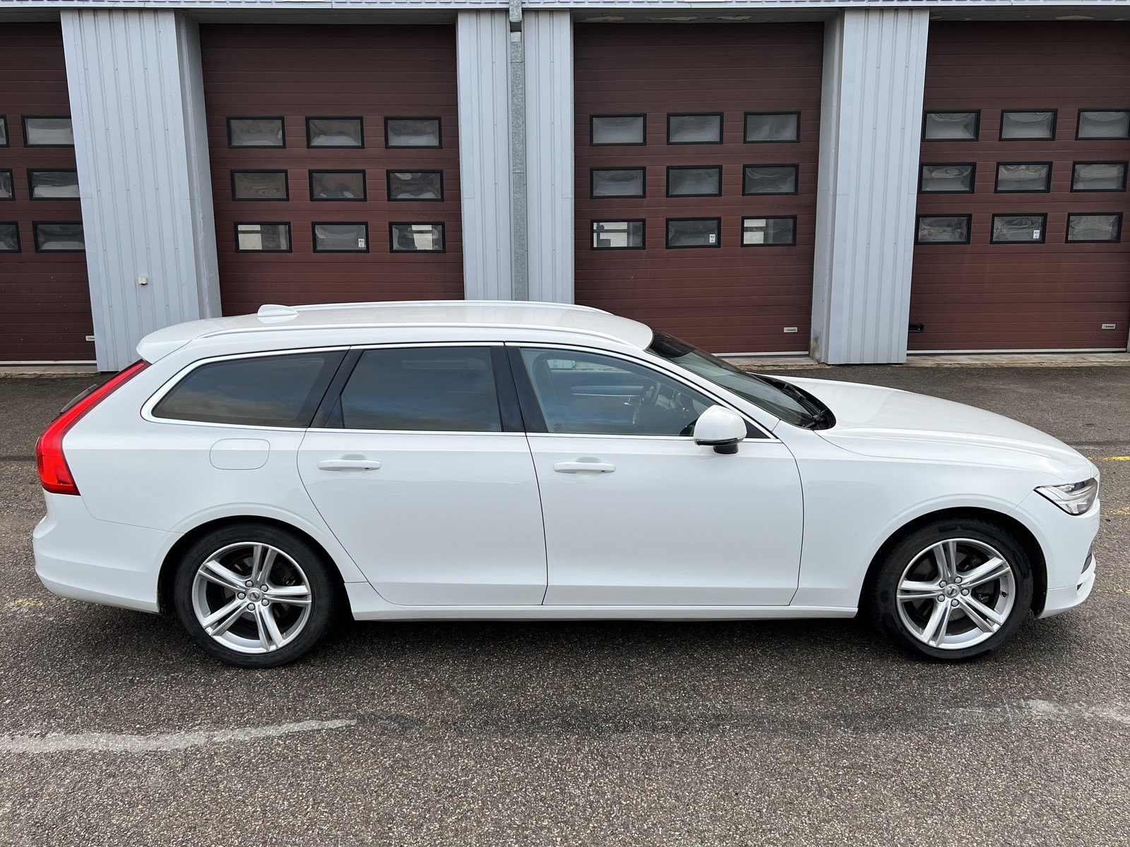 Volvo V90 2017, kuva 6/20
