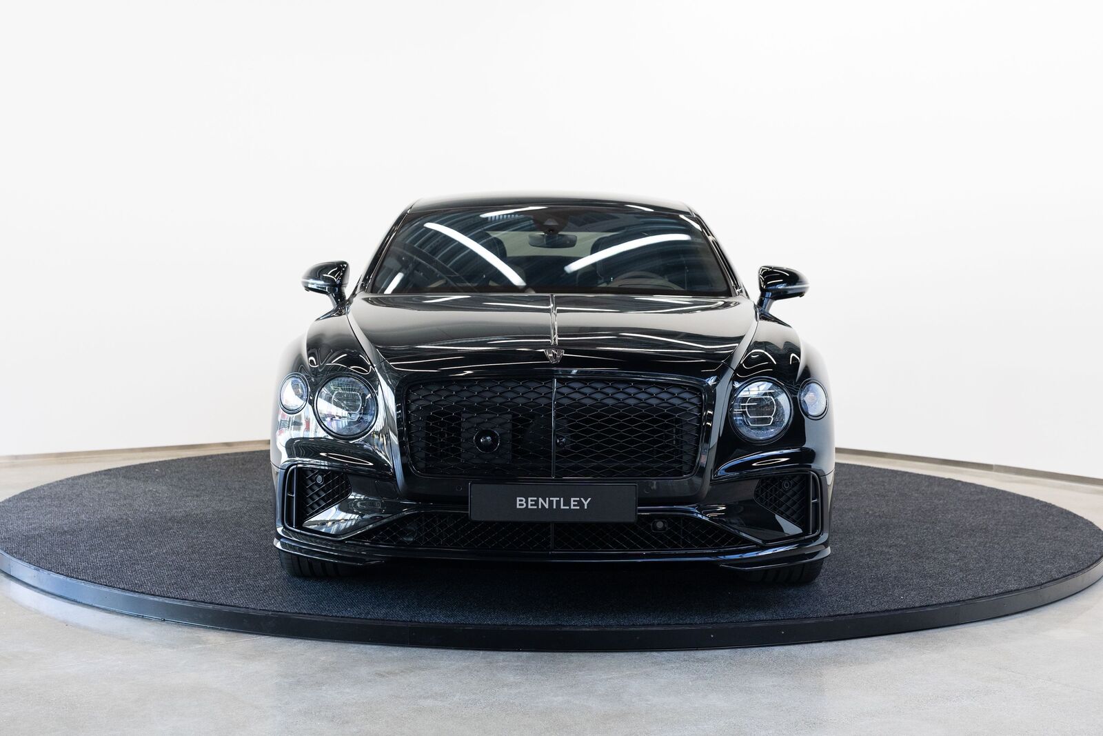 Bentley Flying Spur 2026, photo 3/19