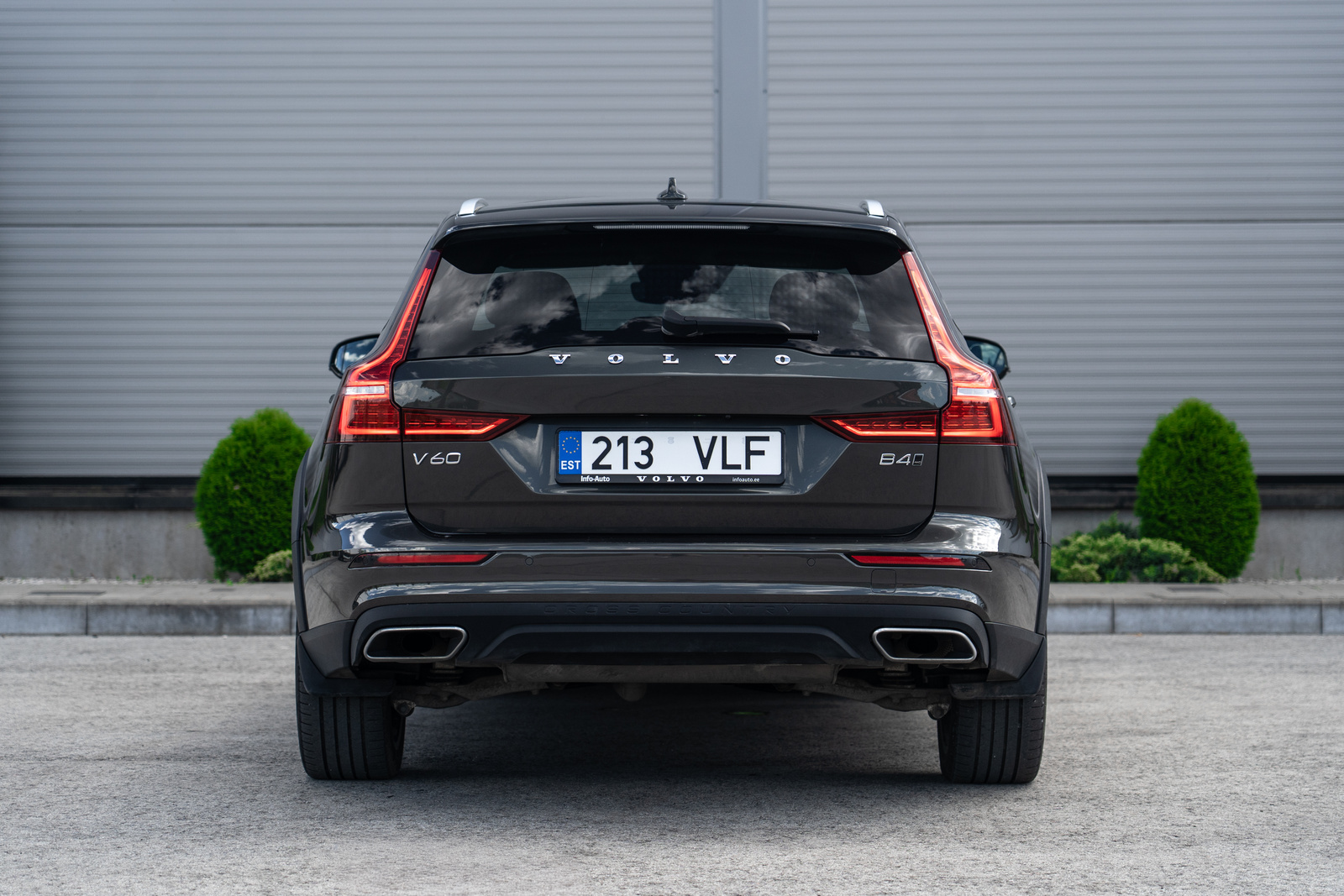 Volvo V60 Cross Country 2021, photo 7/25