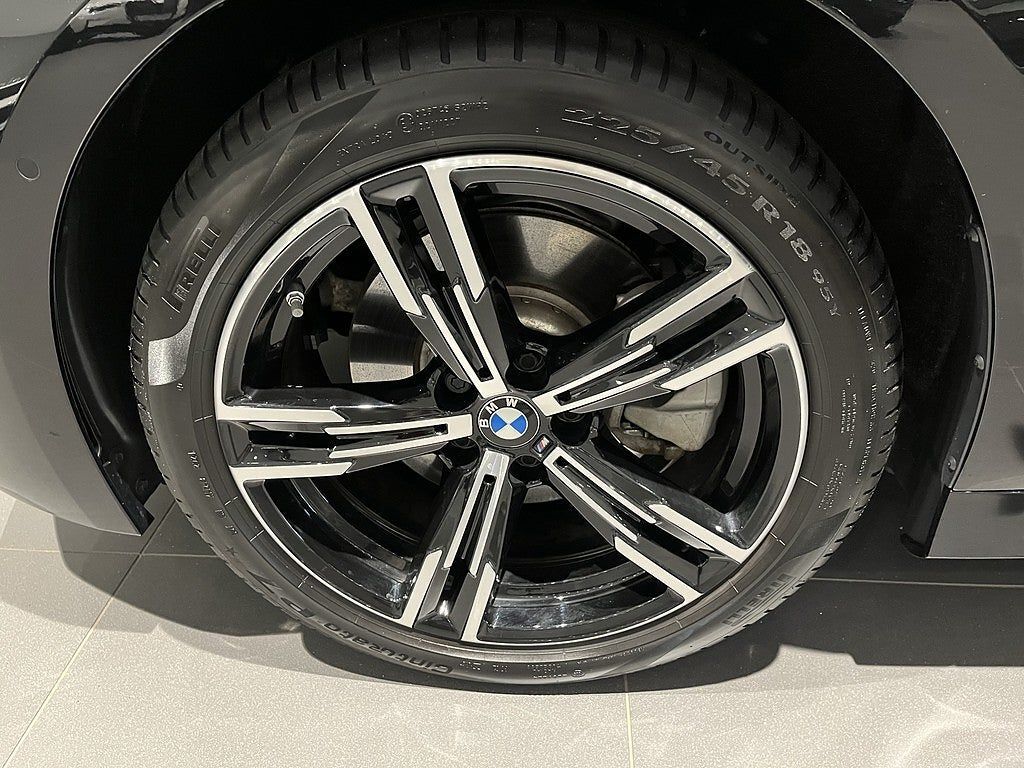 BMW 330 2025, photo 5/23