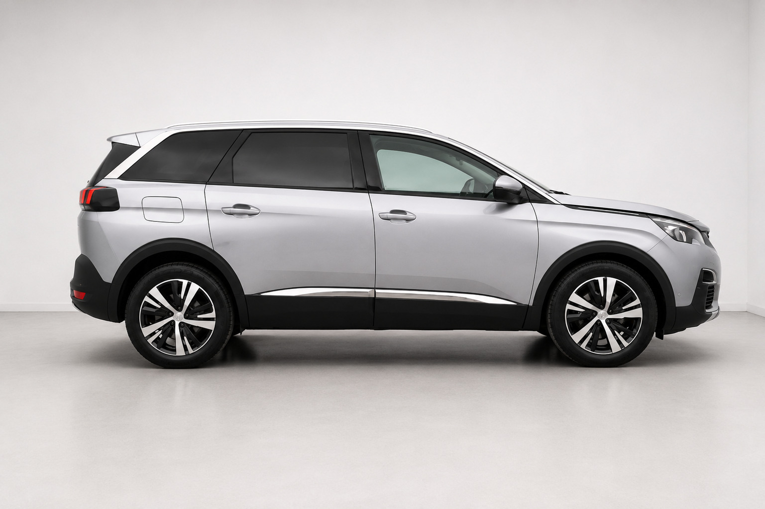 Peugeot 5008 2019, photo 4/25